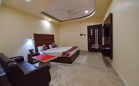 Rr Suites
